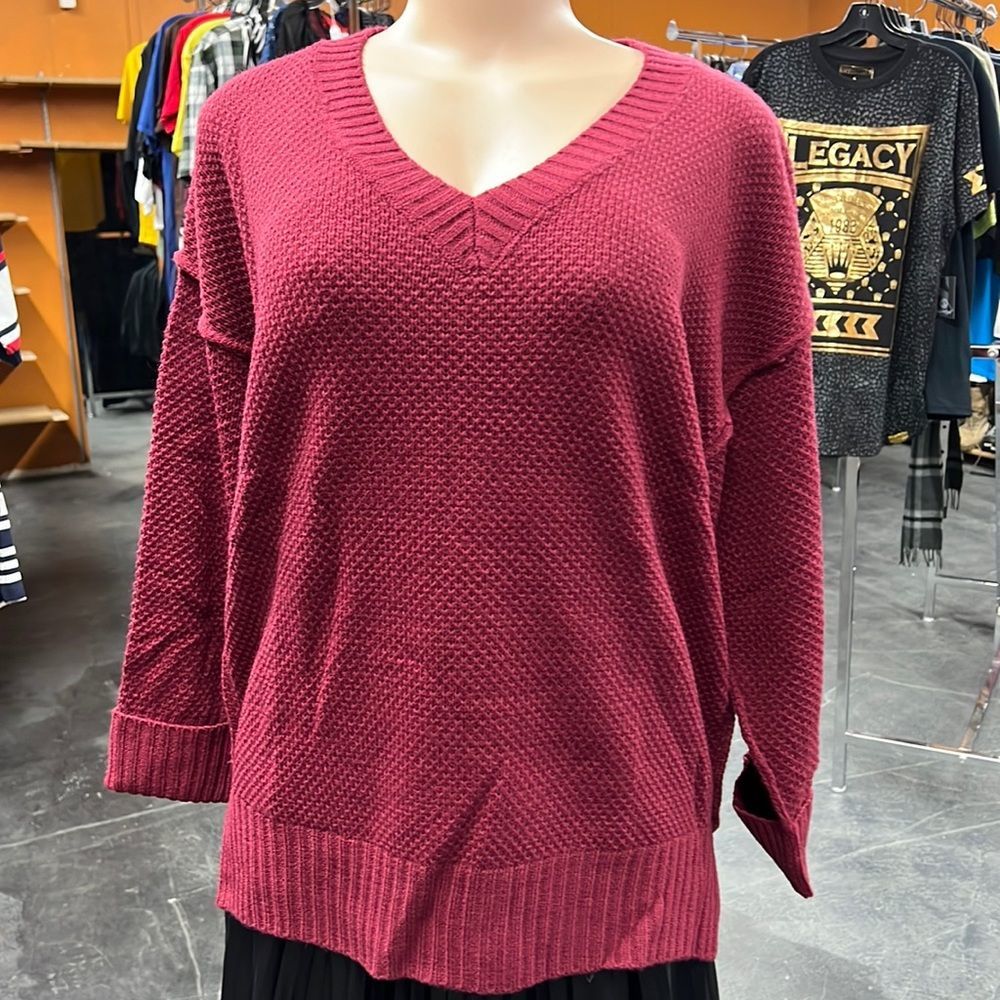 NWT. Maroon V-Neck Long Sleeve Sweater - Size M. Folded sleeves